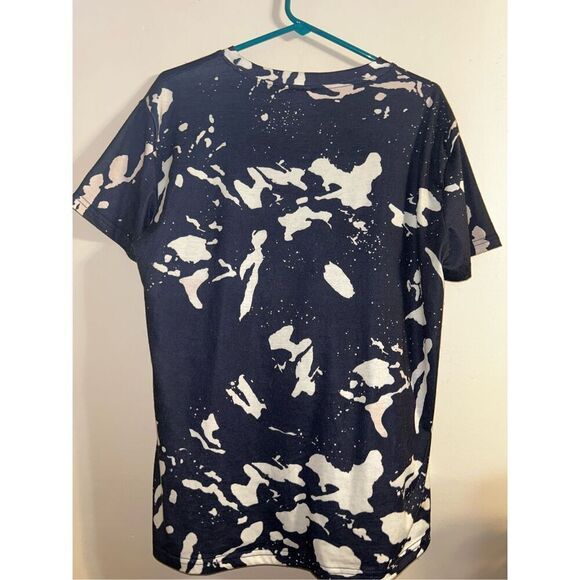 Guns and rises tee size large - Picture 2 of 3